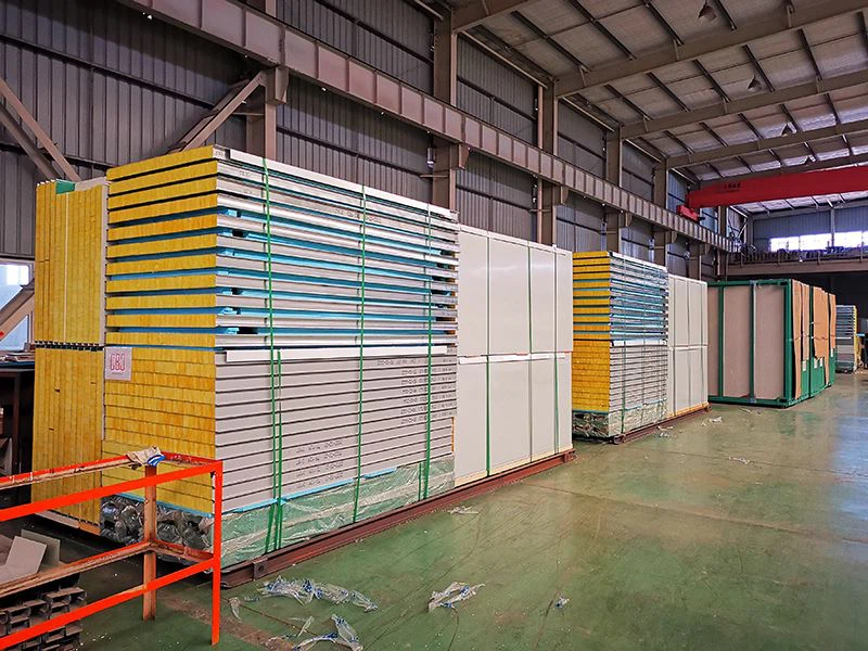 Small pallet for sandwich panels Small pallet for sandwich panels