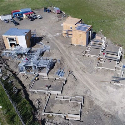 Żvilupp Townhouse Framed Azzar Dawl Għas-Swieq Globali CBC